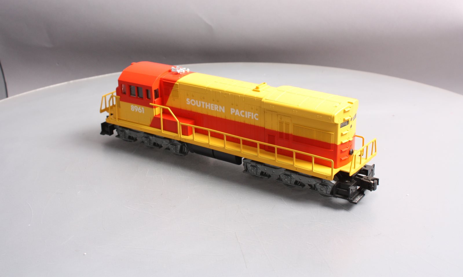 Lionel 6-8961 O Southern Pacific U36C Non-Powered Diesel Locomotive #8961 LN/Box
