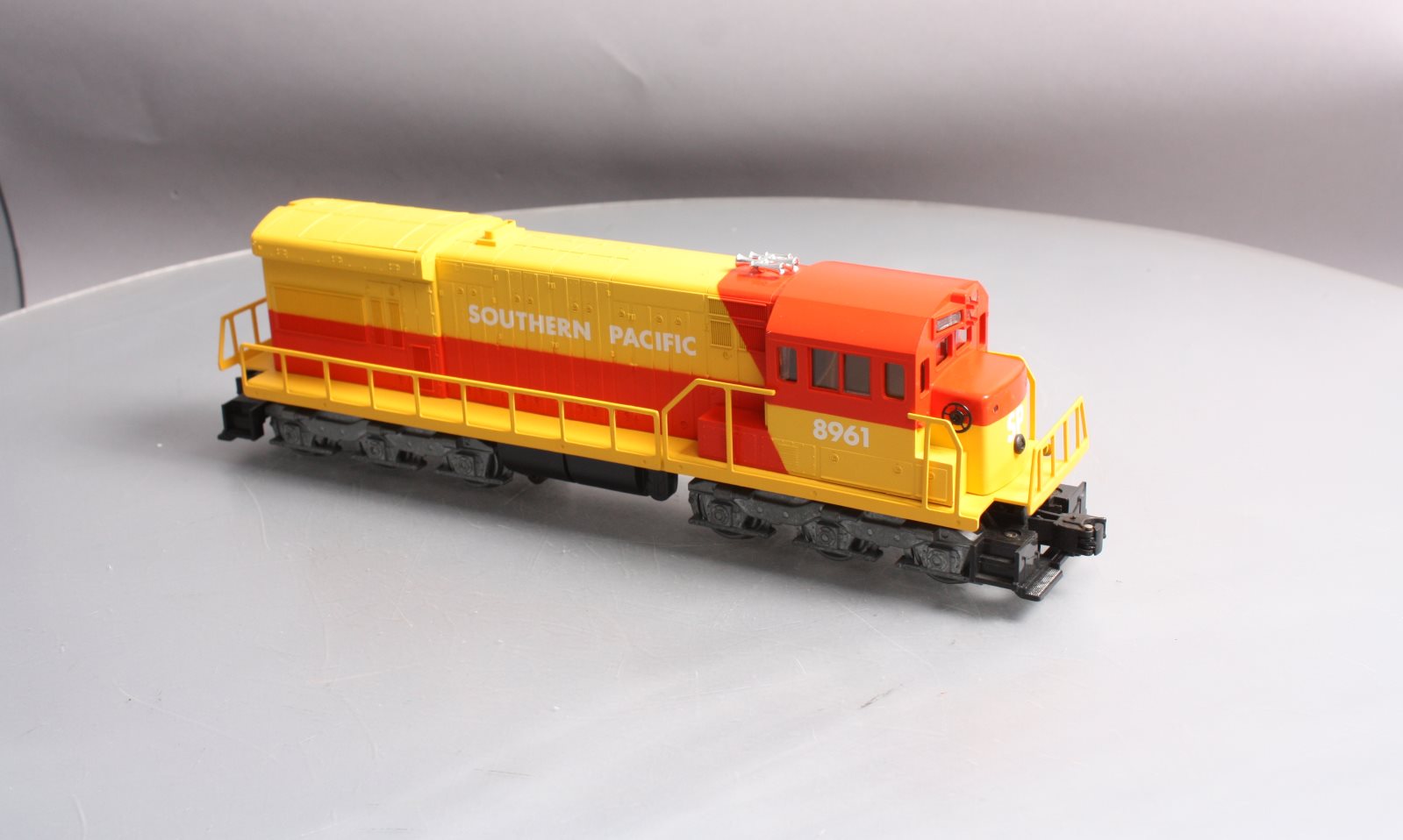 Lionel 6-8961 O Southern Pacific U36C Non-Powered Diesel Locomotive #8961 LN/Box