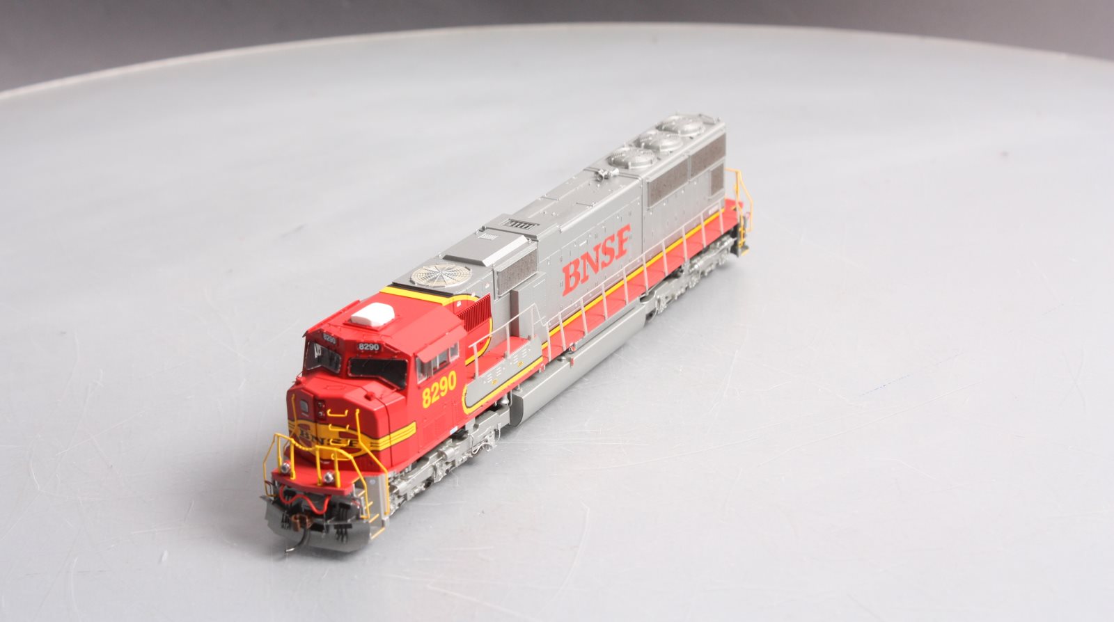 Athearn G69321 HO BNSF SD75I Diesel Locomotive with DCC & Sound #8290