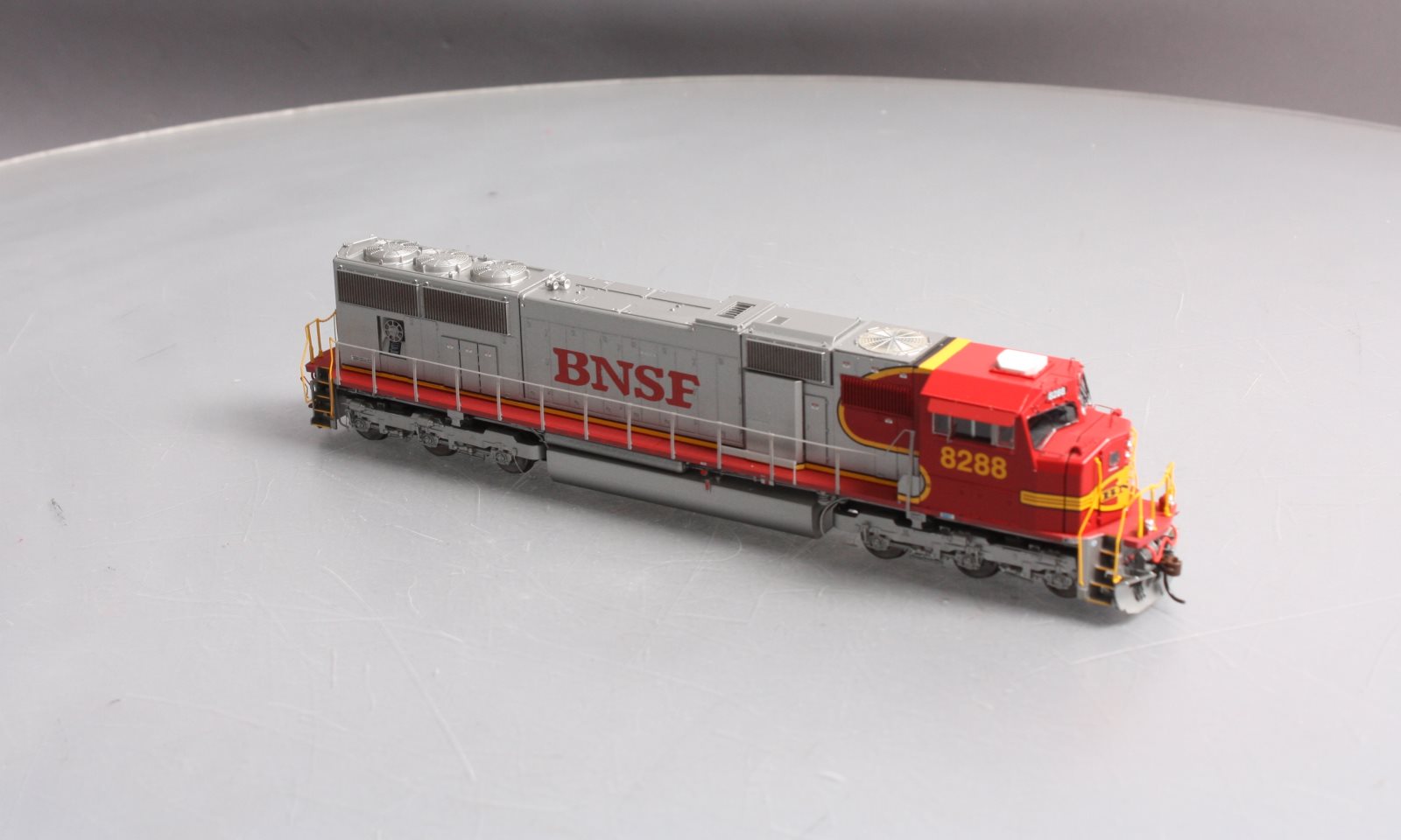 Athearn G69320 HO BNSF SD75I Diesel Locomotive with DCC & Sound #8288