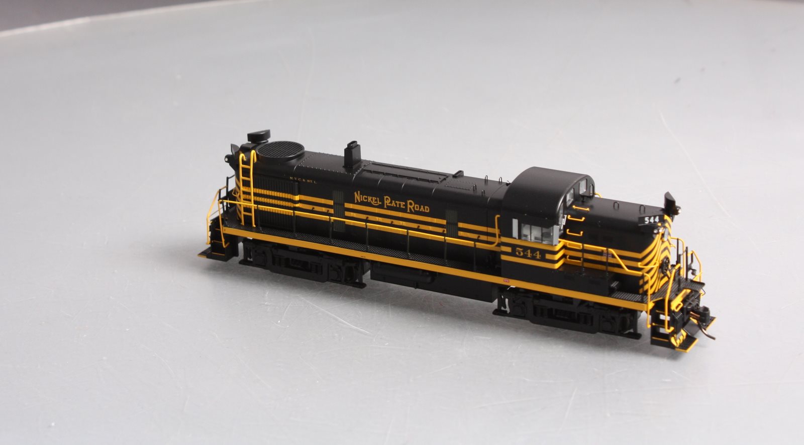 Bowser 24668 HO Nickel Plate Road Alco RS-3 Phase 3 Diesel Locomotive #544
