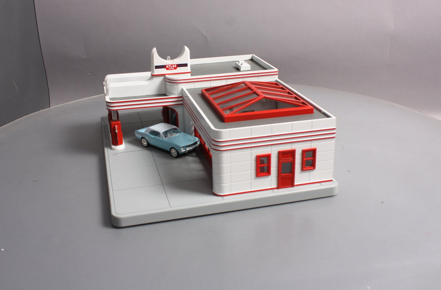 MTH 30-9106 O Gauge Esso Operating Gas Station LN/Box