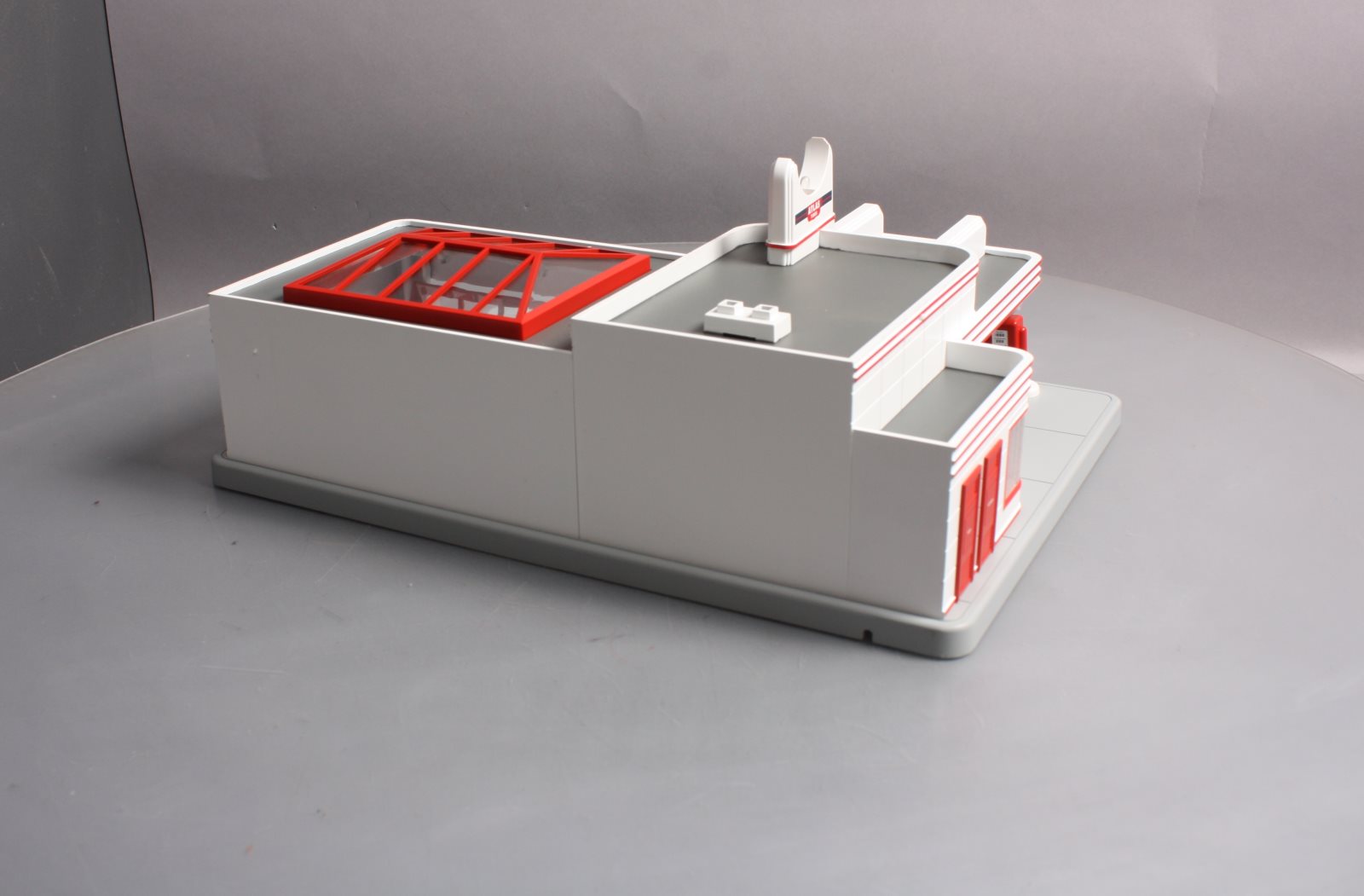 MTH 30-9106 O Gauge Esso Operating Gas Station LN/Box