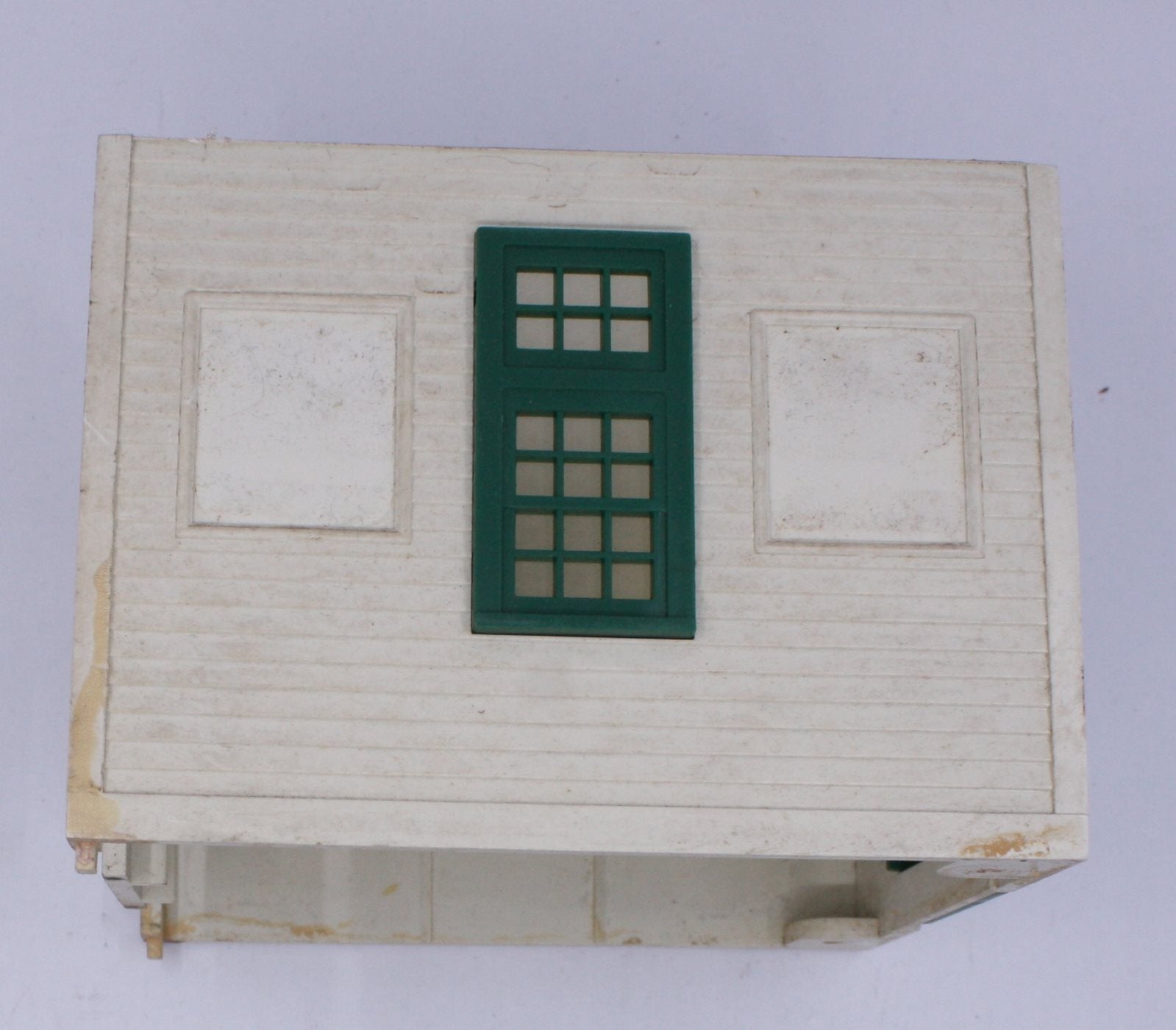 Lionel 256-7 Freight Station House with Green Door and Windows-No Roof