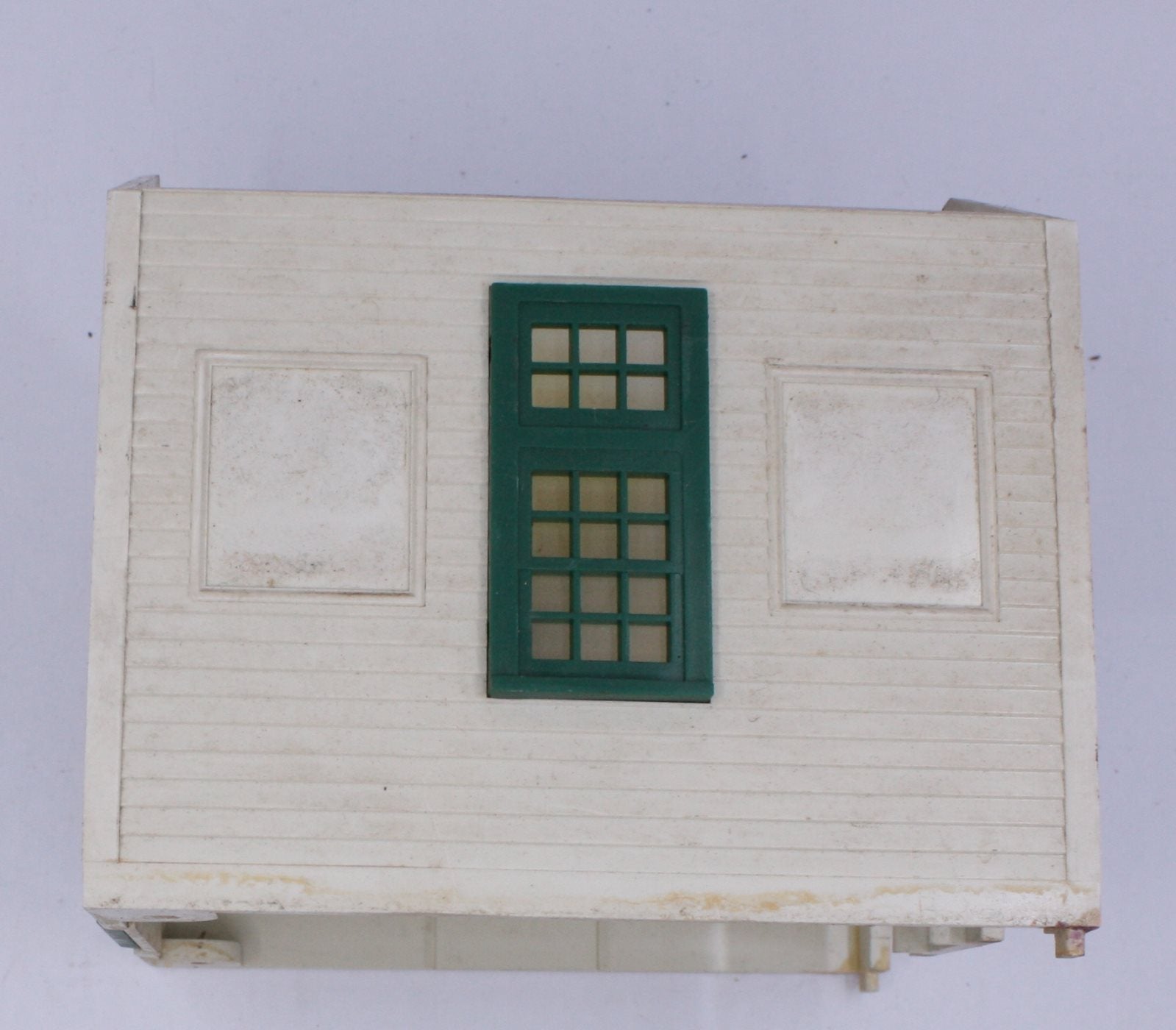 Lionel 256-7 Freight Station House with Green Door and Windows-No Roof