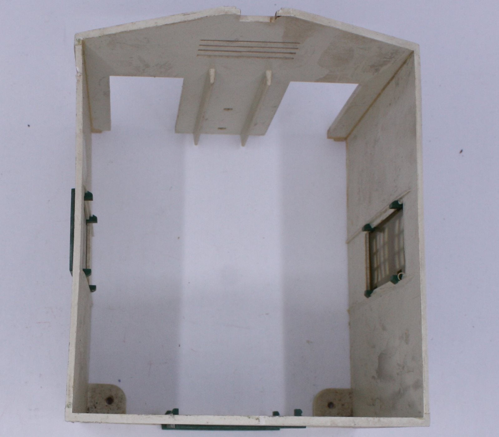 Lionel 256-7 Freight Station House with Green Door and Windows-No Roof