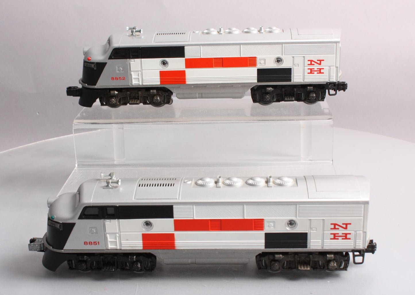 Lionel 6-8851 O Gauge New Haven F3 AA Diesel Locomotive Set #8851/8852 EX/Box