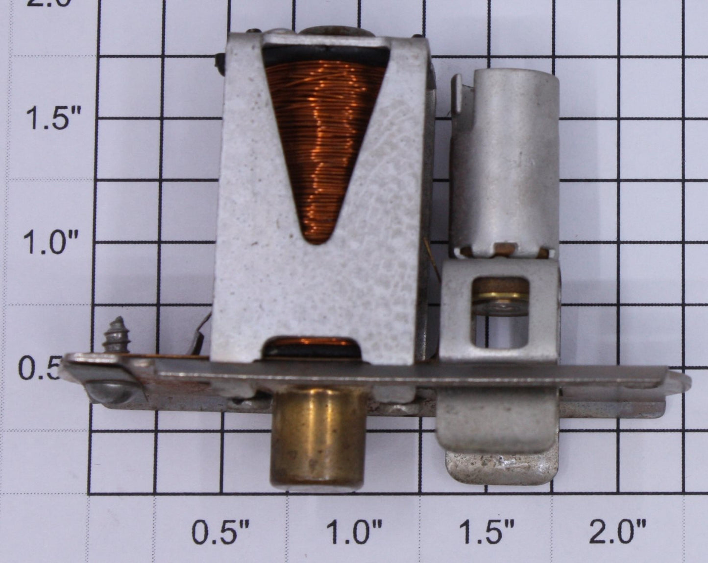 Lionel 252-15 Bottom Plate and Coil with Lamp Socket Assembly