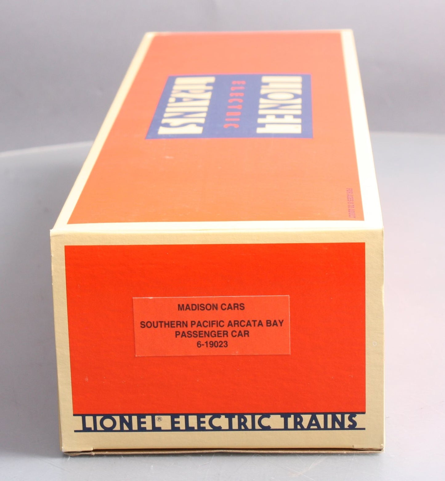 Lionel 6-19023 O Gauge Southern Pacific "Arcata Bay" Madison Passenger Car LN/Box