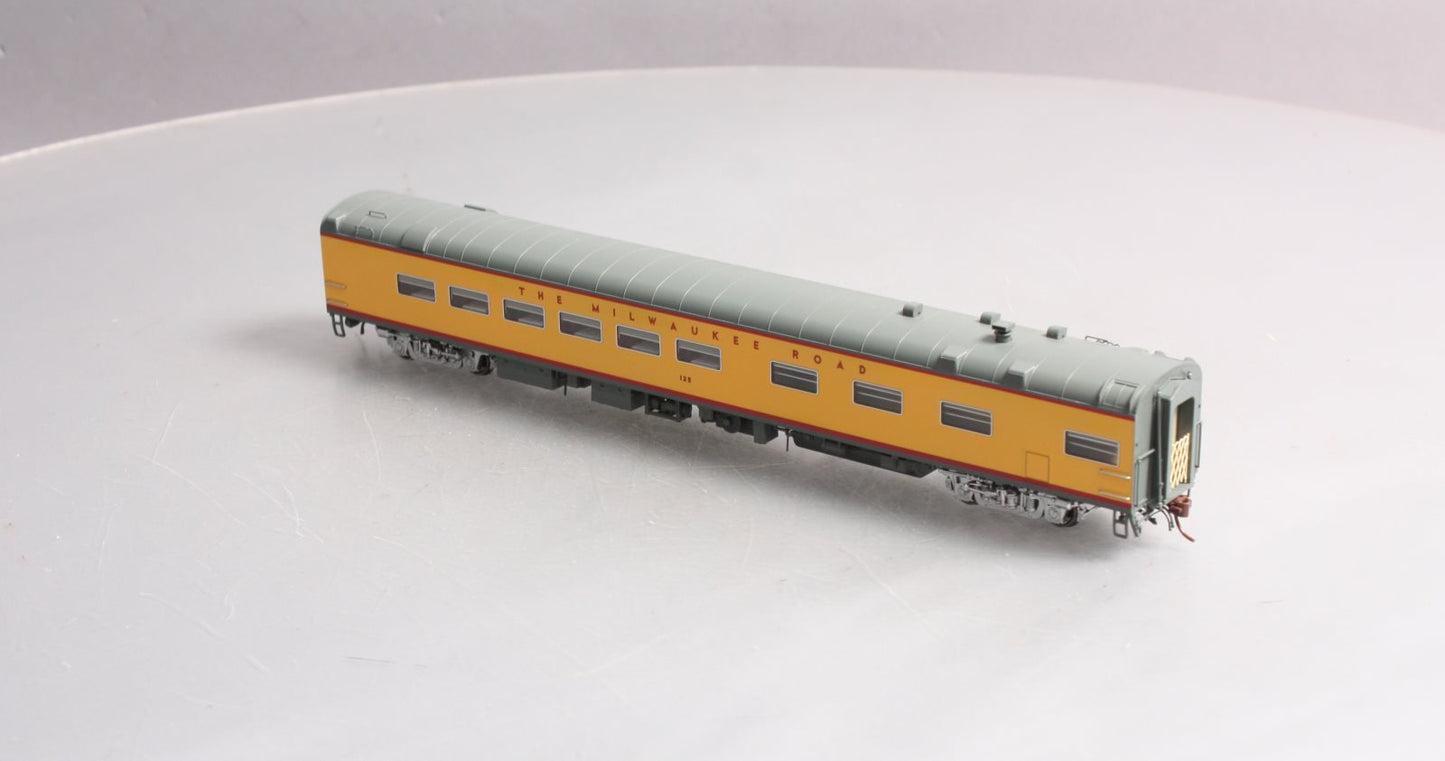 Rapido Trains 124033 HO Scale Milwaukee Road Lightweight Diner #125