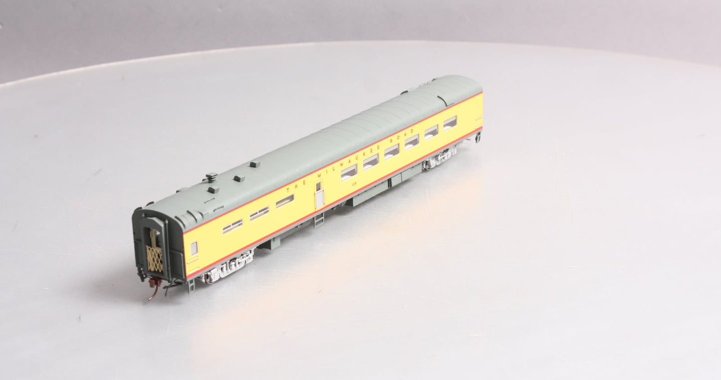 Rapido Trains 124033 HO Scale Milwaukee Road Lightweight Diner #125