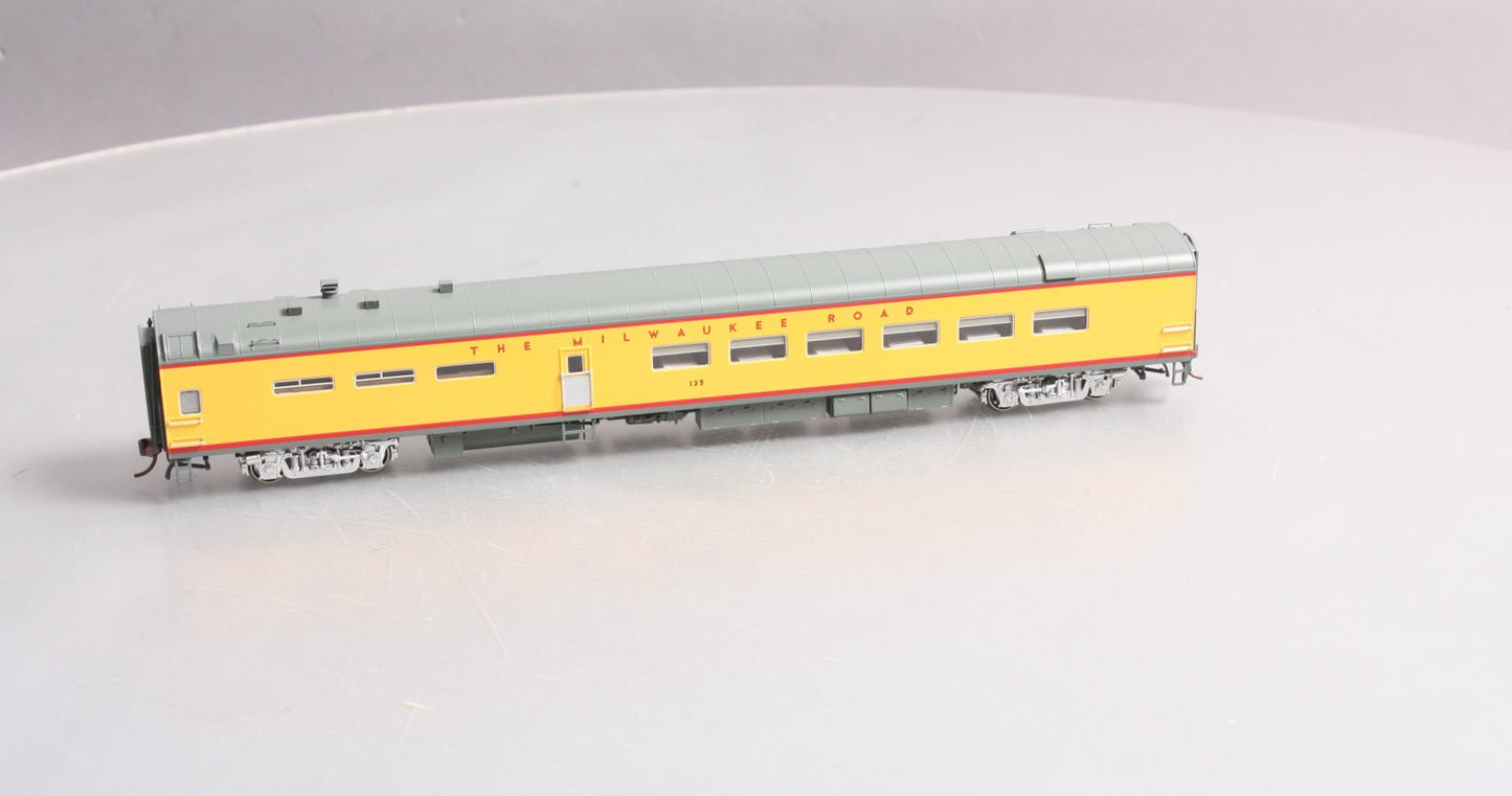 Rapido Trains 124033 HO Scale Milwaukee Road Lightweight Diner #125