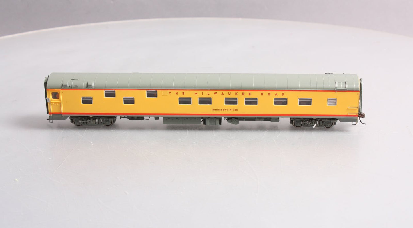 Rapido Trains 101132 HO Milwaukee Road Duplex Sleeper 1955 "Minnesota River