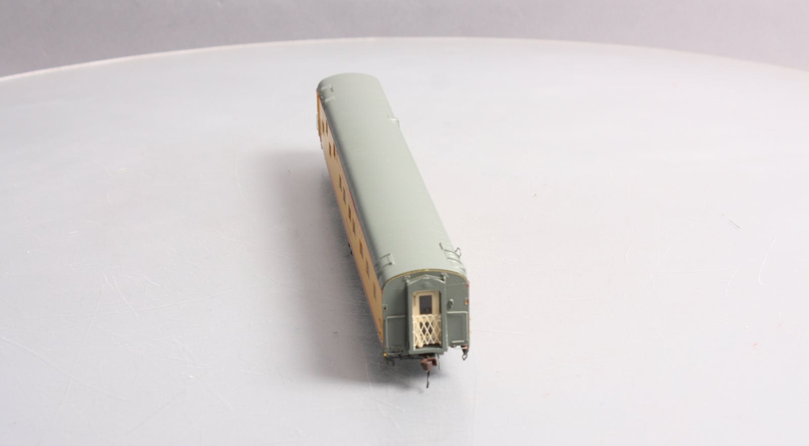 Rapido Trains 101132 HO Milwaukee Road Duplex Sleeper 1955 