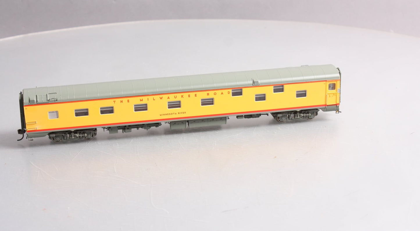 Rapido Trains 101132 HO Milwaukee Road Duplex Sleeper 1955 "Minnesota River