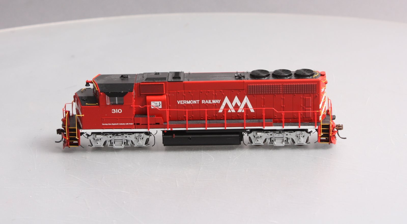Athearn G40782 HO Vermont Railway GP40-2W #310