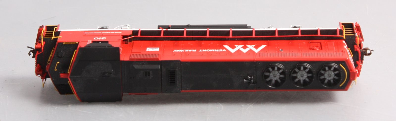 Athearn G40782 HO Vermont Railway GP40-2W #310