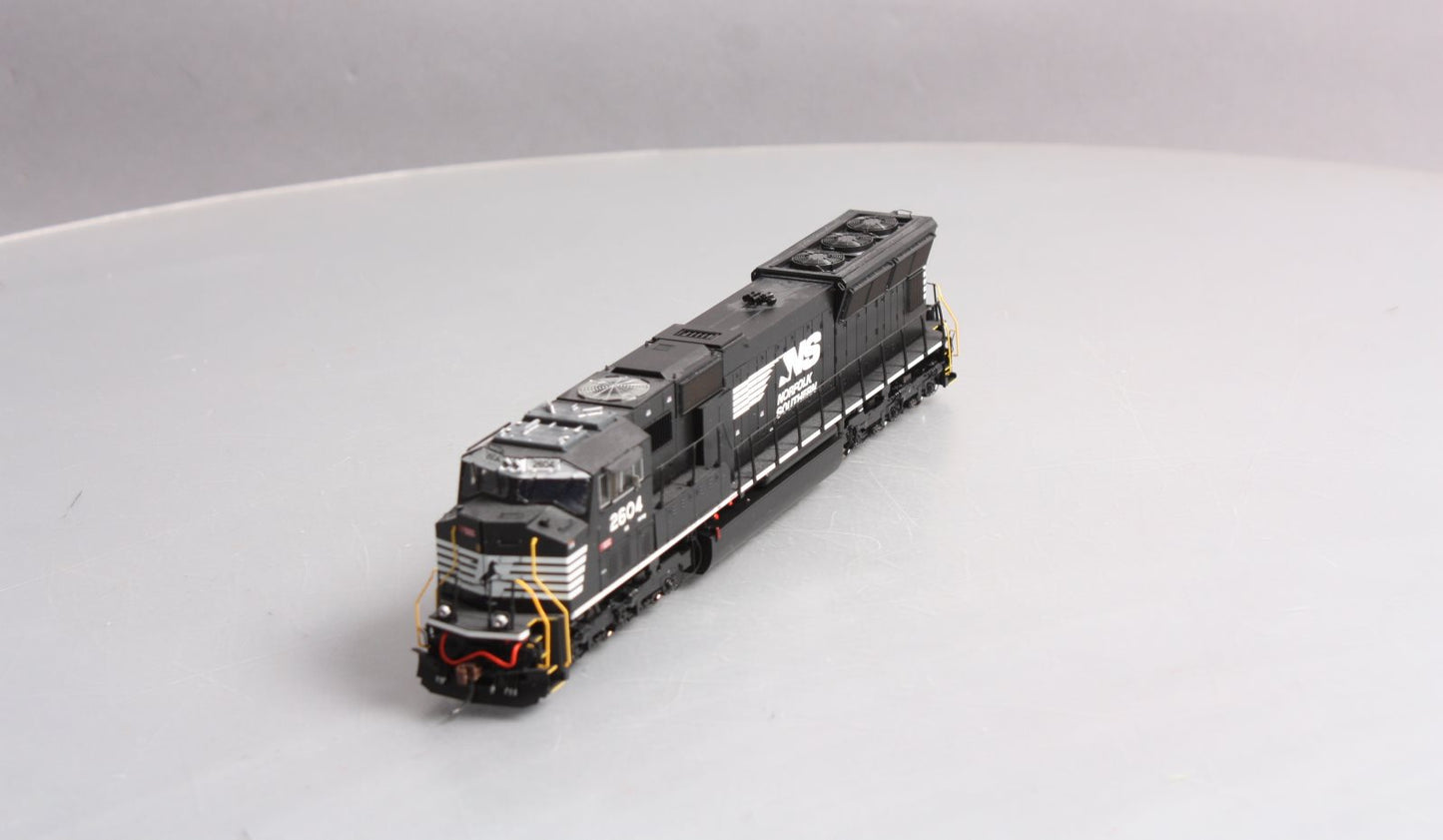 Athearn G70620 HO Norfolk Southern SD70M Diesel Locomotive w/DCC & Sound #2604