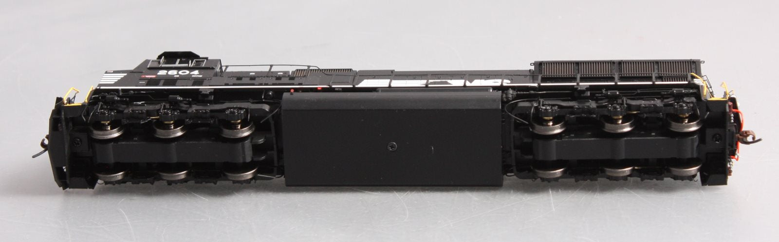 Athearn G70620 HO Norfolk Southern SD70M Diesel Locomotive w/DCC & Sound #2604