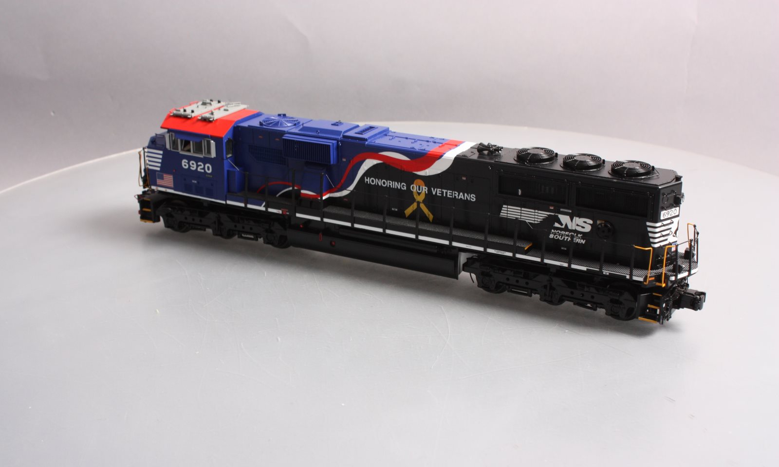 MTH 20-20591-1 Long Island Railroad Alco S-2 Diesel Switcher w/P-S 3.0 #447