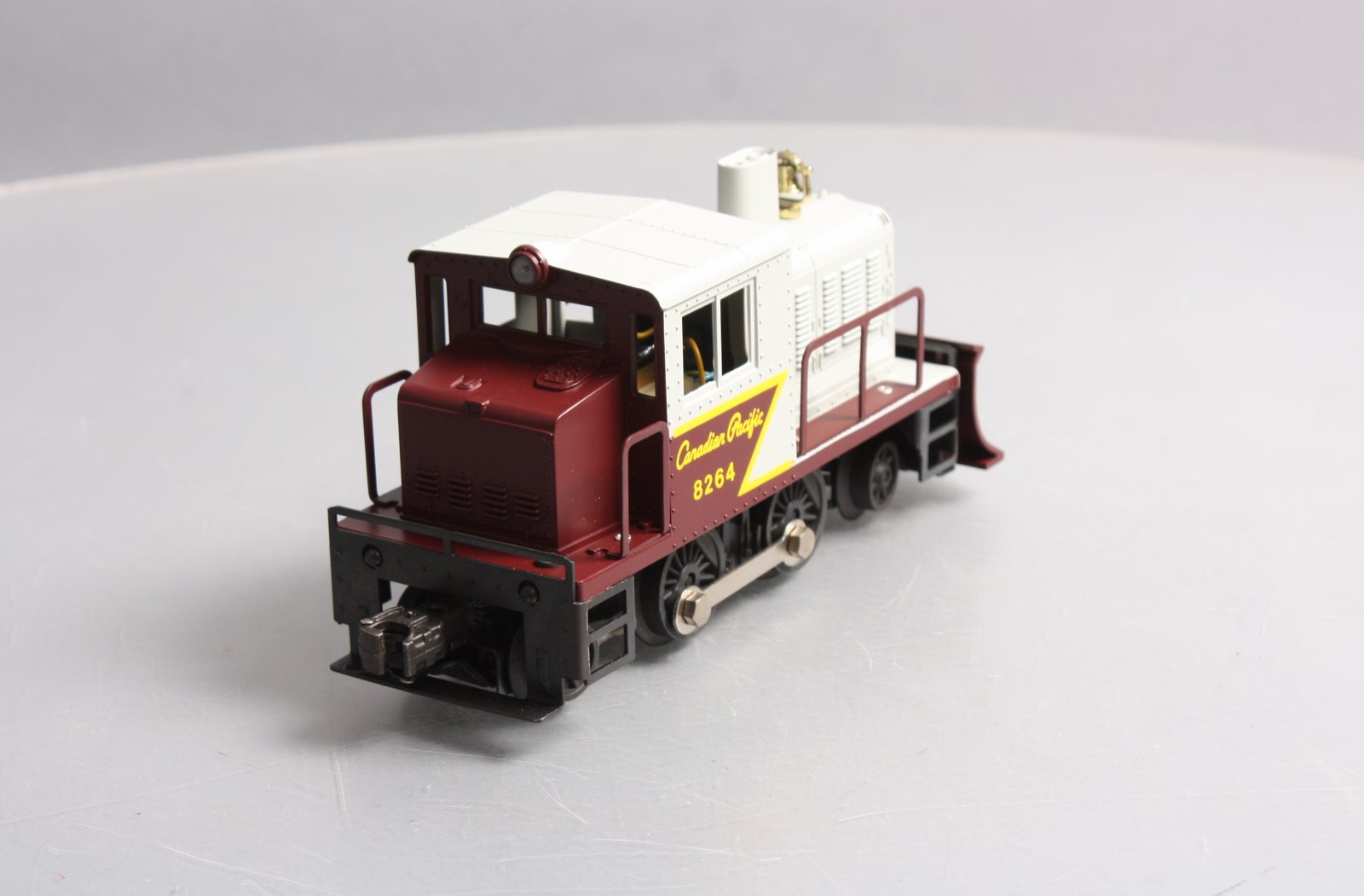 Lionel 6-8264 O Gauge Canadian Pacific Diesel Snowplow Locomotive EX/Box
