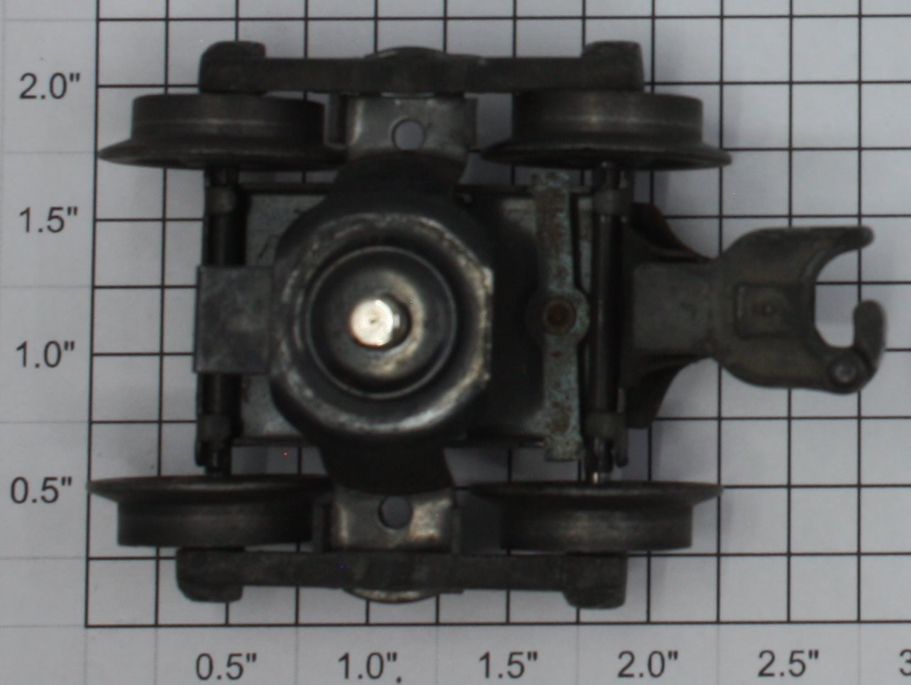 Lionel 479-2 Bar End Freight Car Operating Coupler Truck with Stud w/o Tab