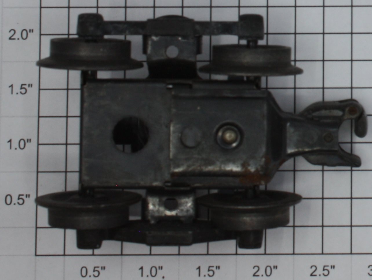 Lionel 479-2 Bar End Freight Car Operating Coupler Truck with Stud w/o Tab