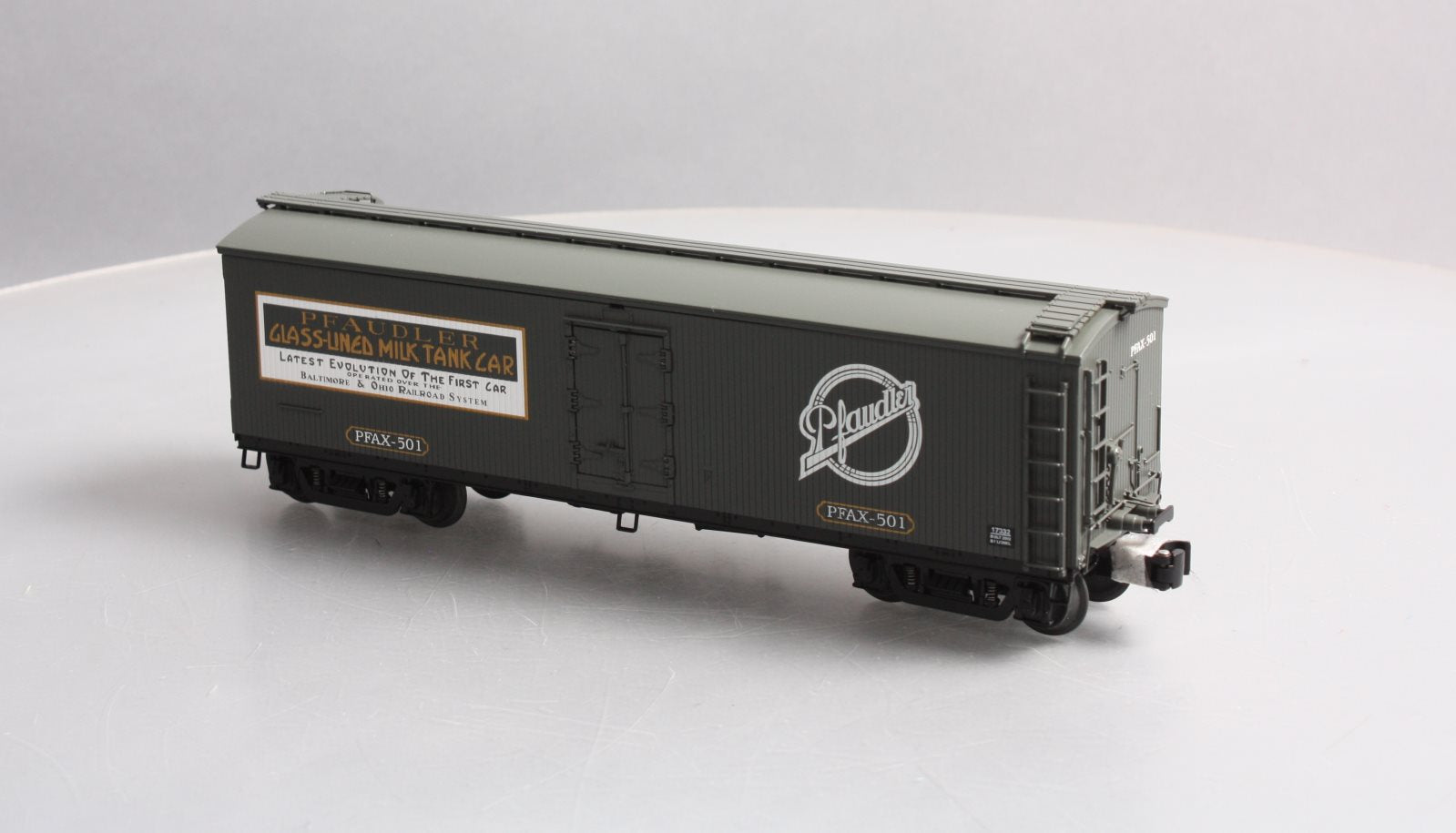 Lionel 6-17332 O Gauge Pfaudler Milk Billboard Refrigeraor Car w/ Tanks #501 NIB