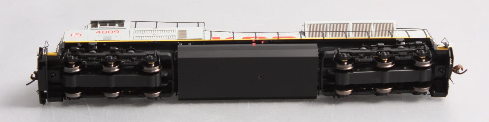 Athearn G68873 HO KCS SD70ACe Diesel Locomotive with DCC & Sound #4009