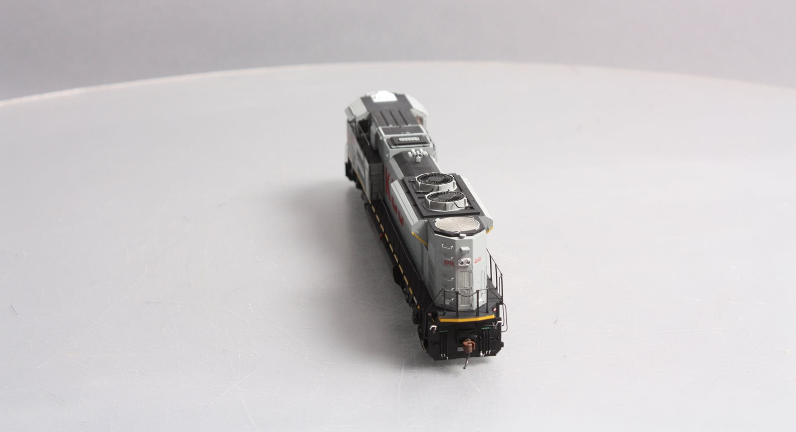 Athearn G68874 HO KCS SD70ACe Diesel Locomotive with DCC & Sound #4018