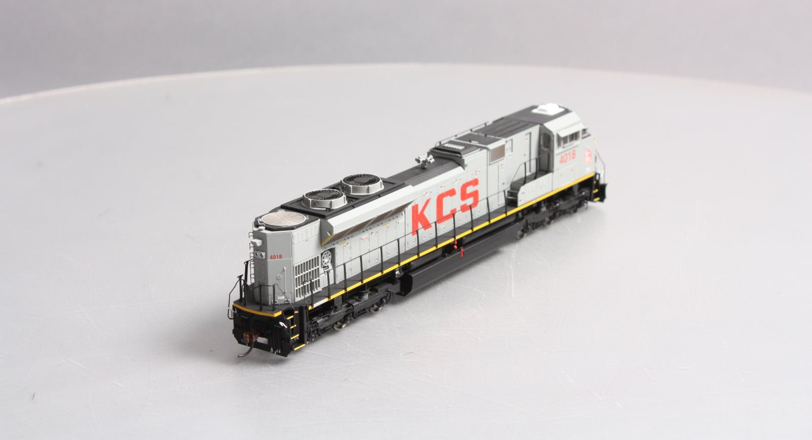 Athearn G68874 HO KCS SD70ACe Diesel Locomotive with DCC & Sound #4018