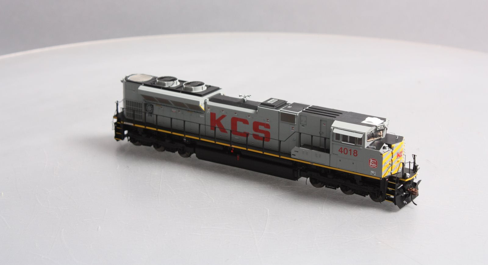 Athearn G68874 HO KCS SD70ACe Diesel Locomotive with DCC & Sound #4018