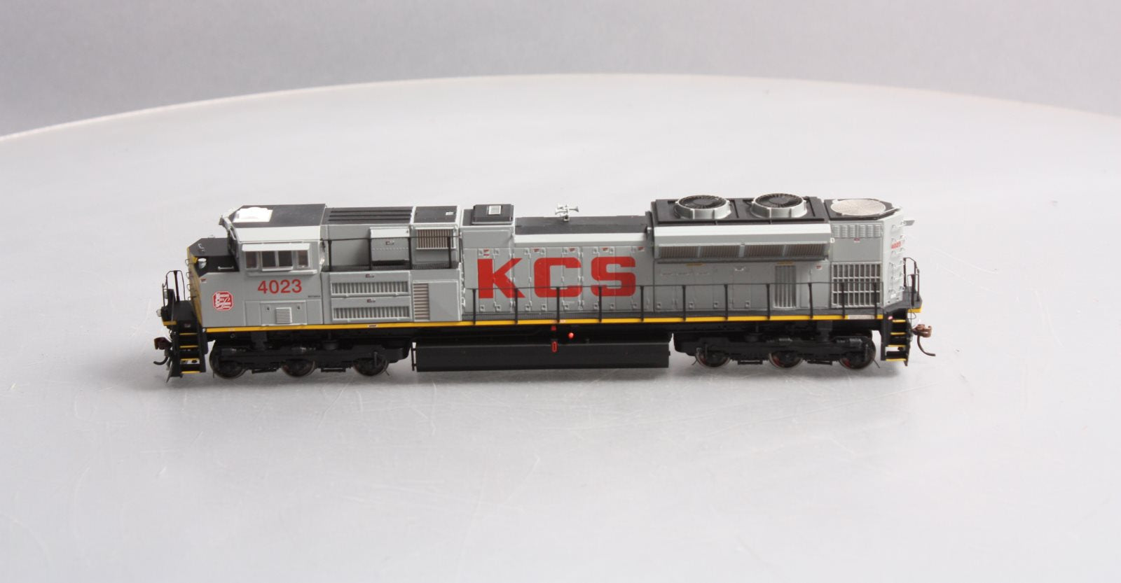 Athearn G68875 HO Scale KCS SD70ACe Diesel Locomotive #4023 w/DCC & Sound