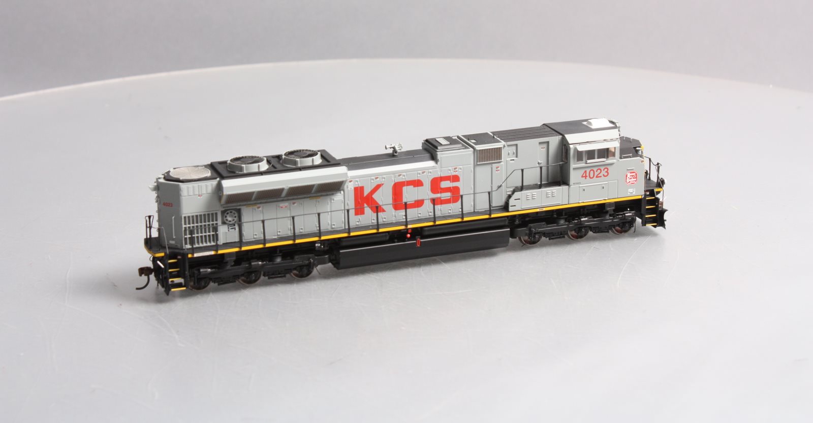 Athearn G68875 HO Scale KCS SD70ACe Diesel Locomotive #4023 w/DCC & Sound