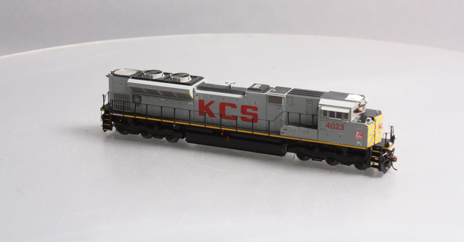 Athearn G68875 HO Scale KCS SD70ACe Diesel Locomotive #4023 w/DCC & Sound