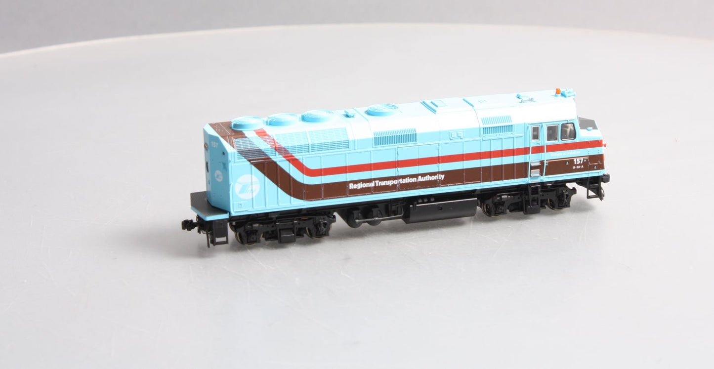Kato 37-6562 HO Chicago RTA EMD F40PH Diesel Locomotive #157