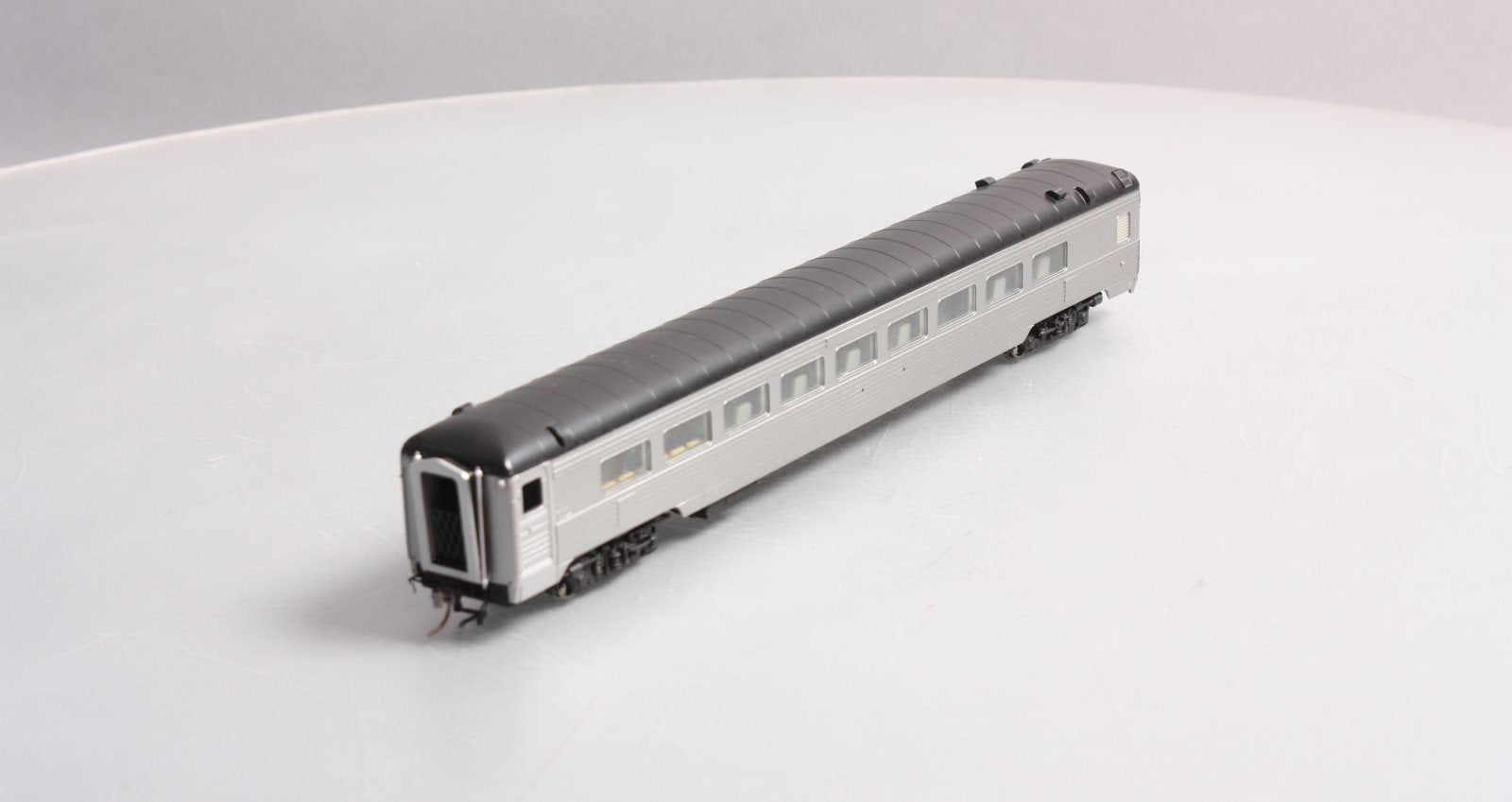 Rapido Trains 17198 HO Scale Unlettered 36-Seat Parlor Car