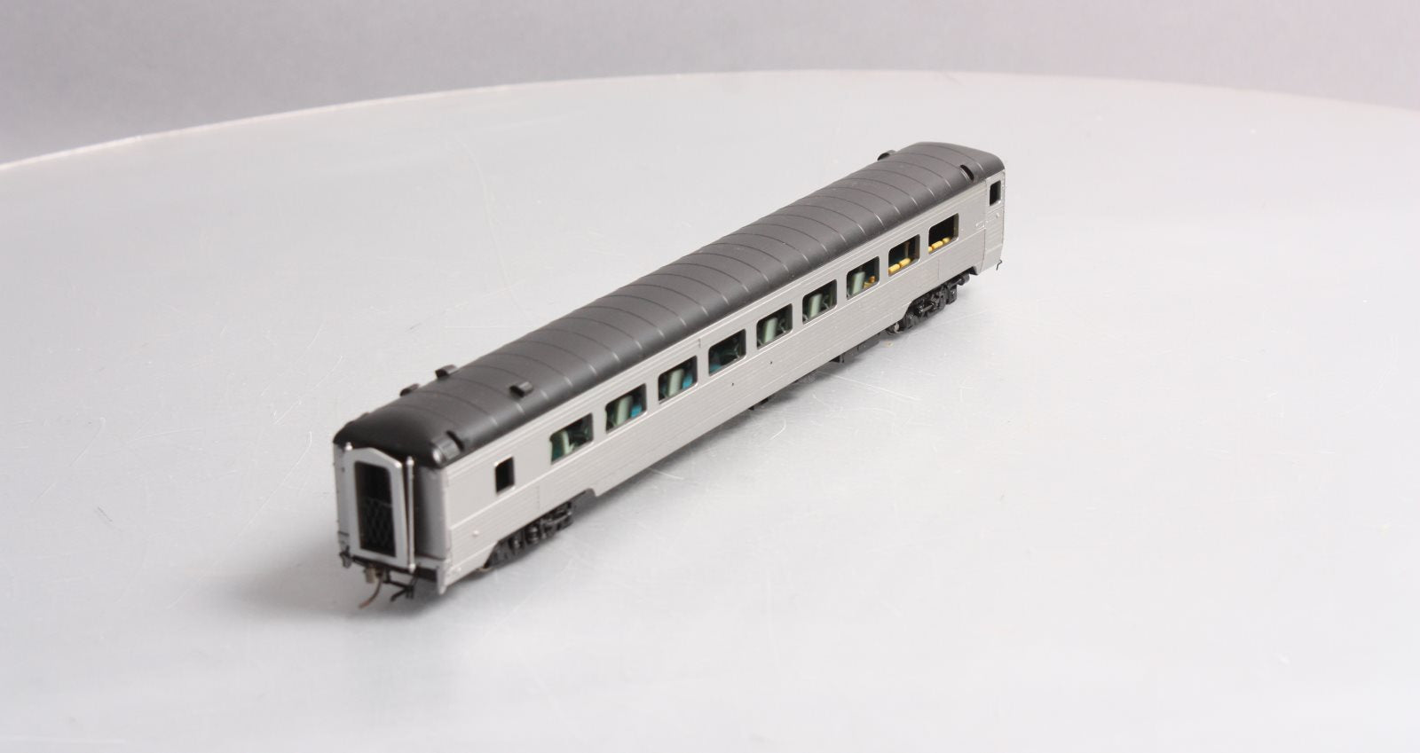 Rapido Trains 17198 HO Scale Unlettered 36-Seat Parlor Car
