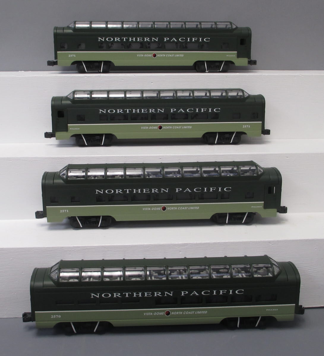 Lionel 6-19166 O Northern Pacific Aluminum Full Vista Dome 4-Car Passenger Set LN/Box