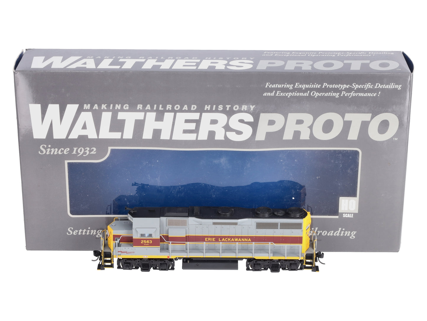 Walthers 920-49156 HO Scale Erie Lackawanna Diesel Locomotive #2563