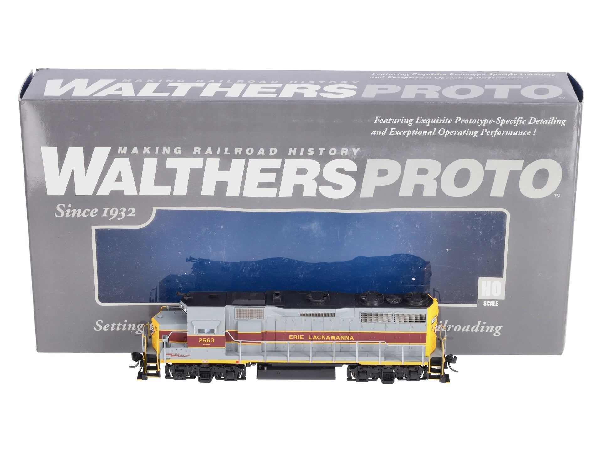 Walthers 920-49156 HO Scale Erie Lackawanna Diesel Locomotive #2563