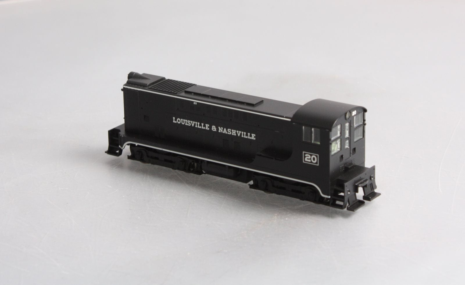 Stewart 4638 HO Louisville & Nashville Diesel Baldwin VO-660 #20 Phase II