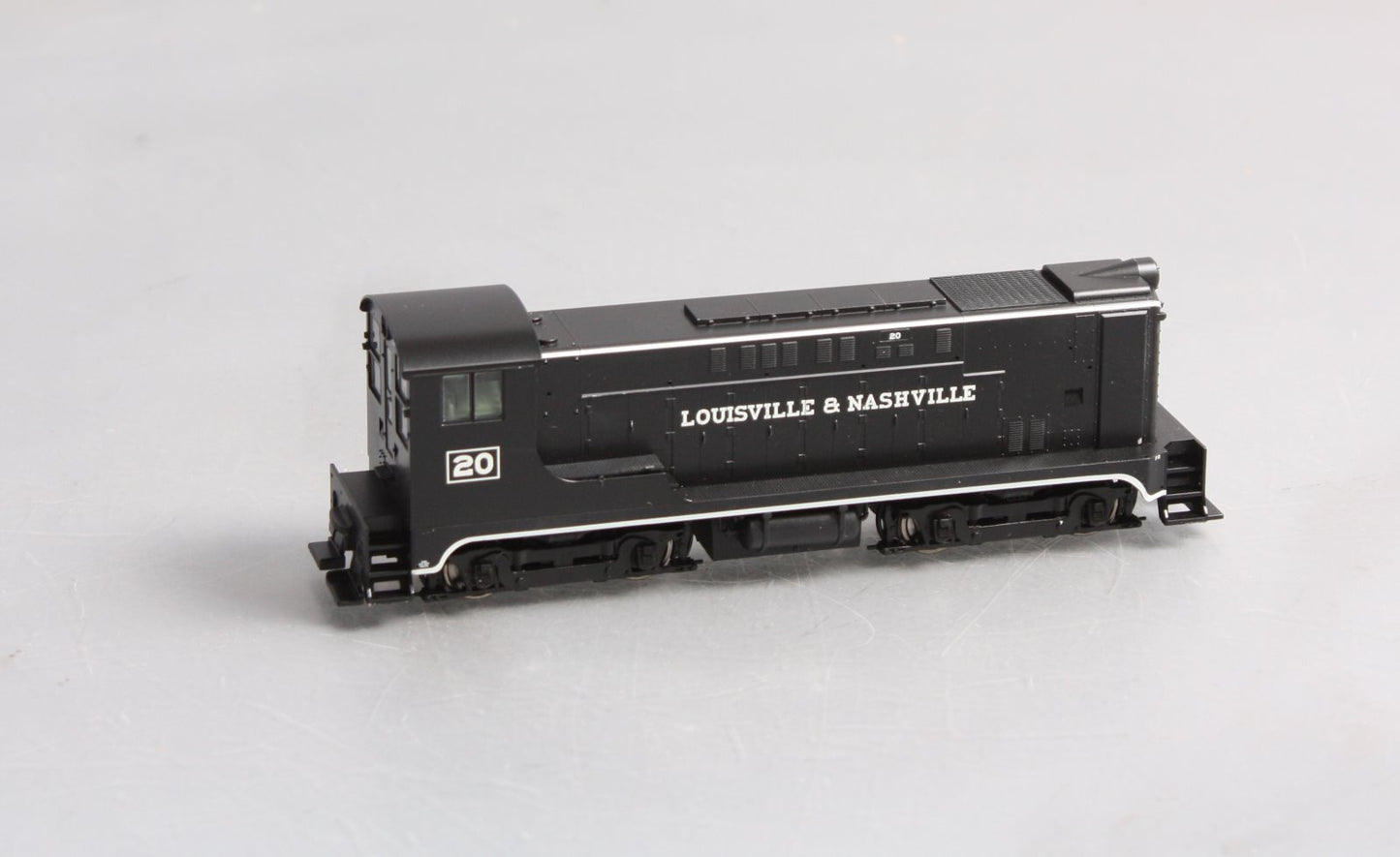 Stewart 4638 HO Louisville & Nashville Diesel Baldwin VO-660 #20 Phase II