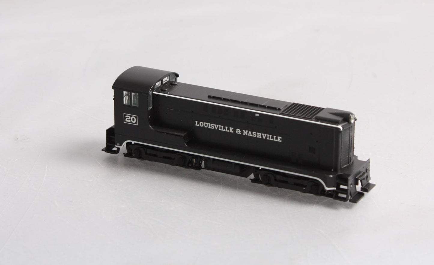 Stewart 4638 HO Louisville & Nashville Diesel Baldwin VO-660 #20 Phase II