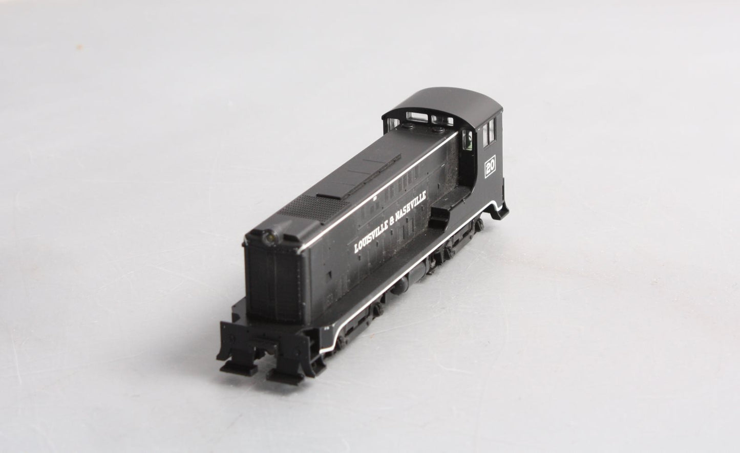 Stewart 4638 HO Louisville & Nashville Diesel Baldwin VO-660 #20 Phase II