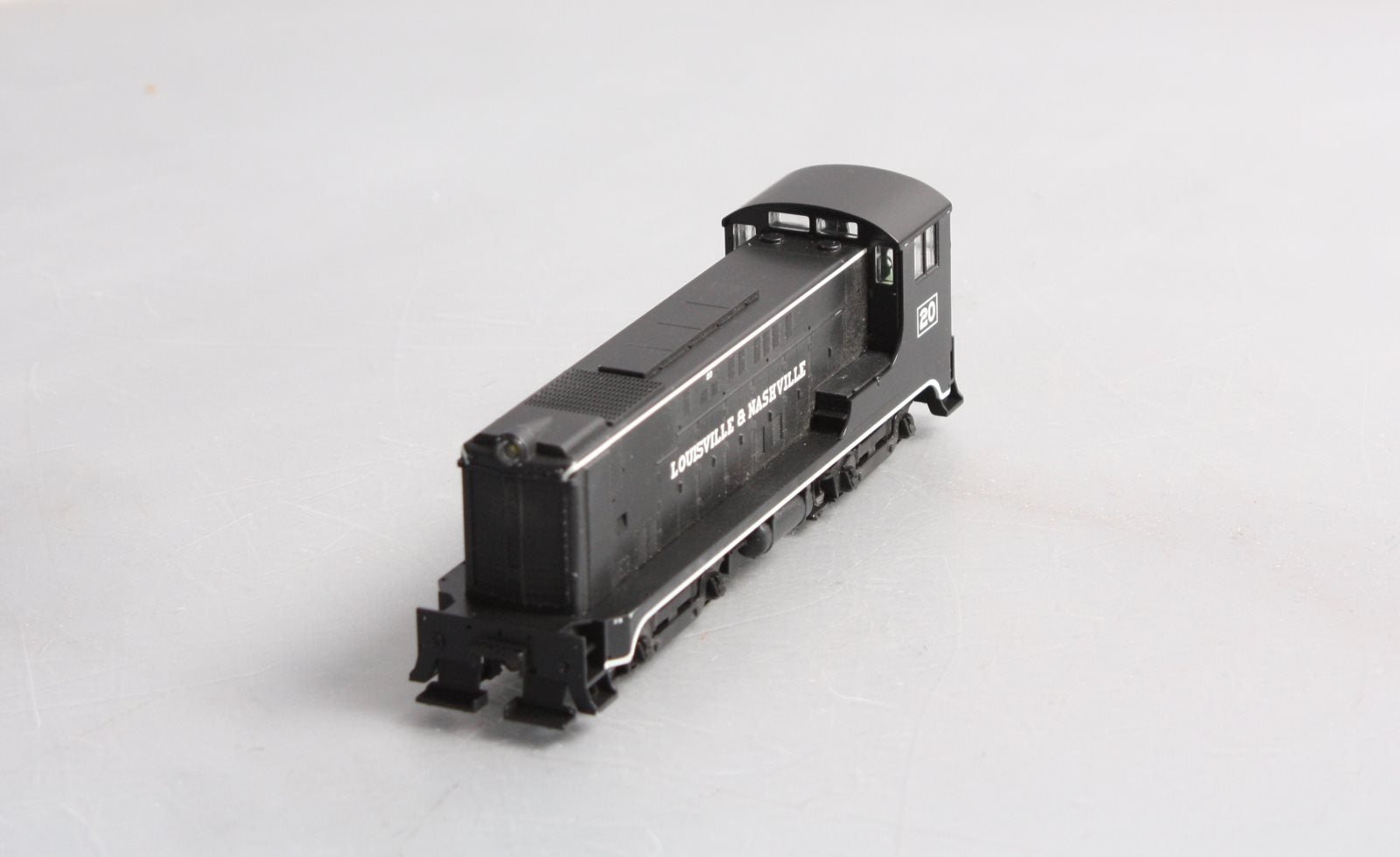 Stewart 4638 HO Louisville & Nashville Diesel Baldwin VO-660 #20 Phase II
