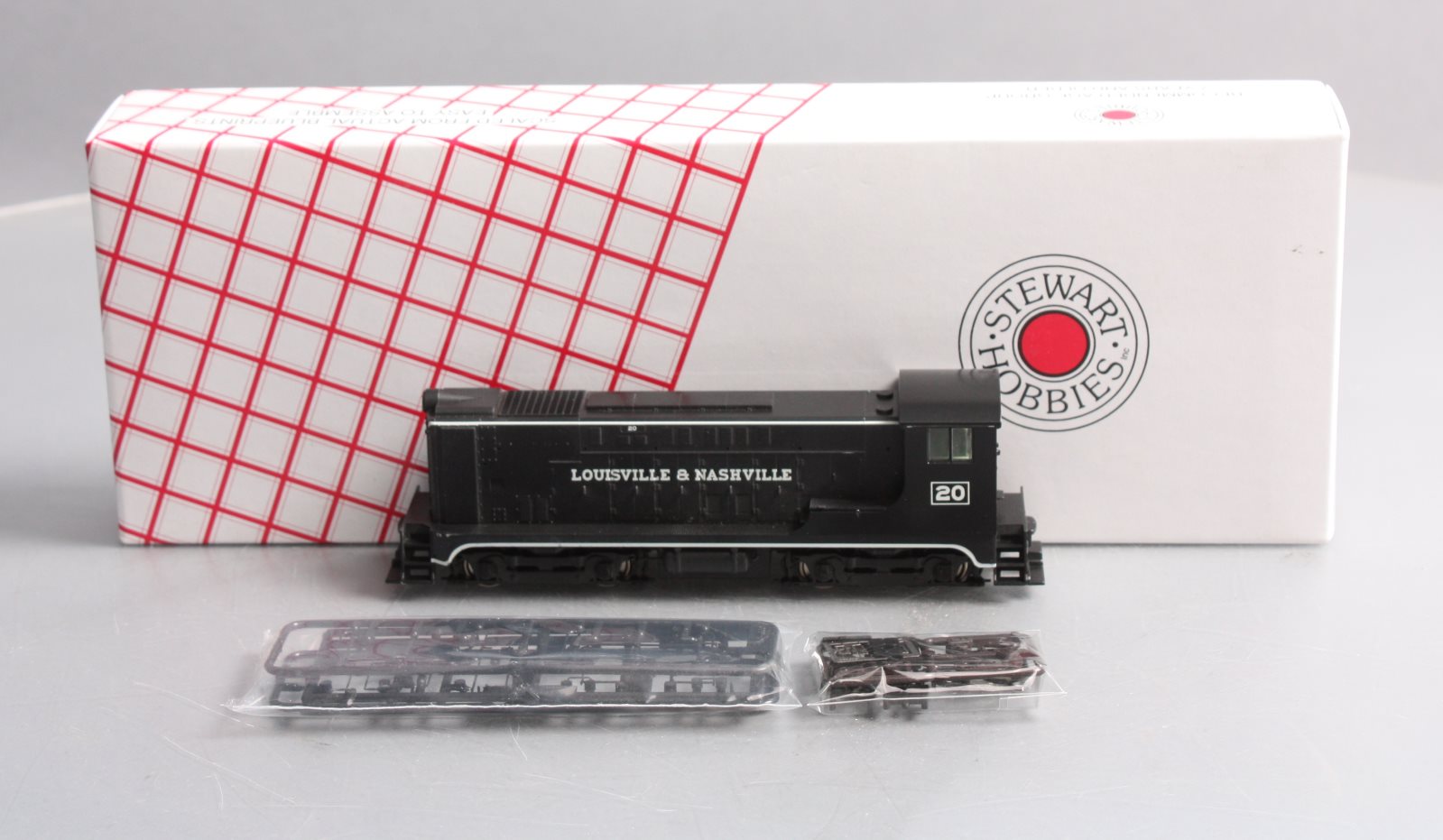 Stewart 4638 HO Louisville & Nashville Diesel Baldwin VO-660 #20 Phase II
