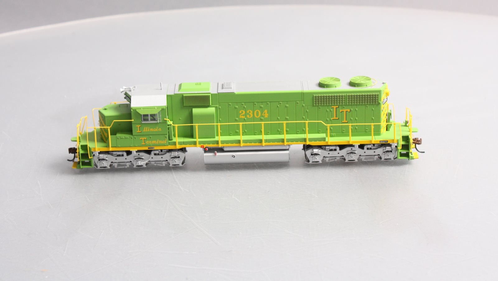 Athearn 98880 HO Illinois Terminal SD39 with DCC & Sound Ready to