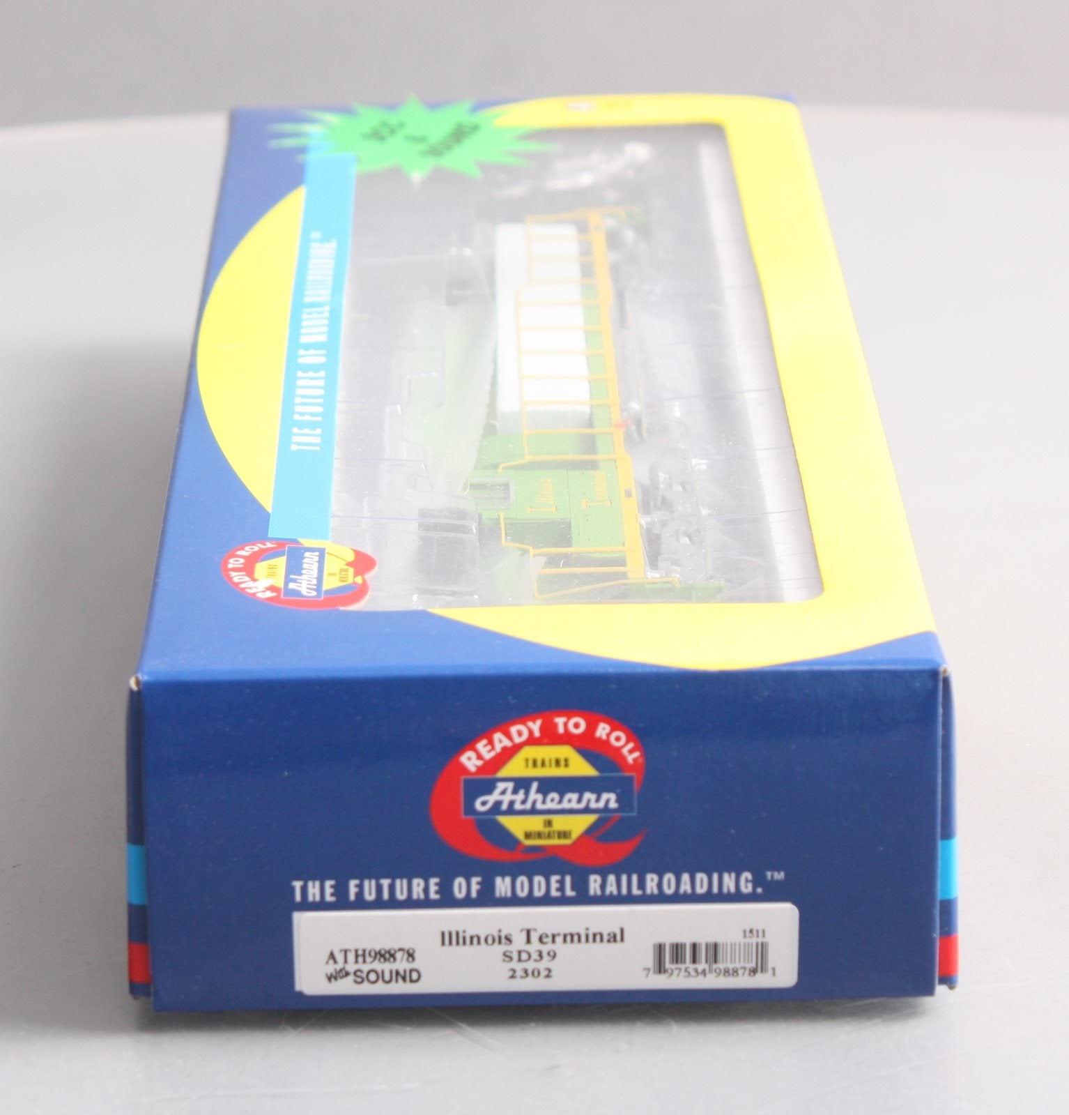 Athearn 98878 HO Scale Illinois Terminal SD39 Diesel Locomotive #2302