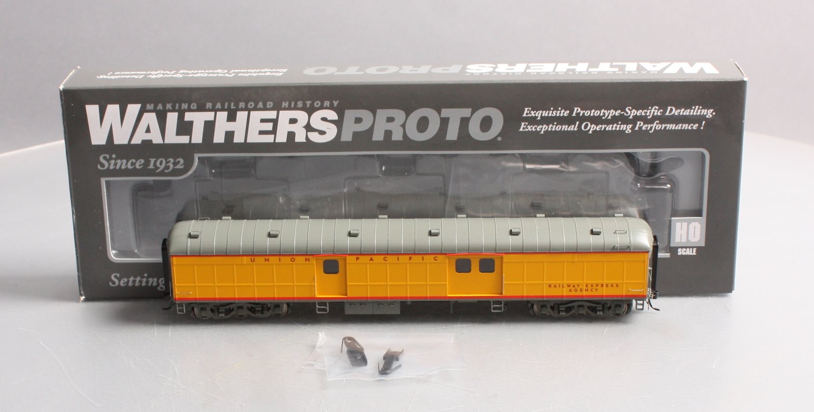Walthers 920-17364 HO Union Pacific 70' ACF Arched-Roof Baggage Car LN/Box